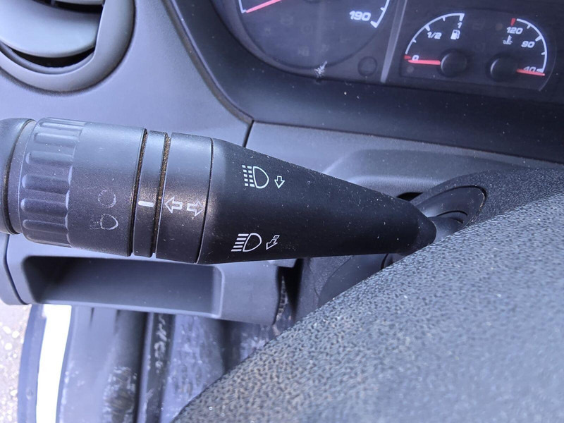 Hűtős kisteherautó Iveco Daily 35 C 13 - Carrier Xarios 500 frigo: 18 kép.