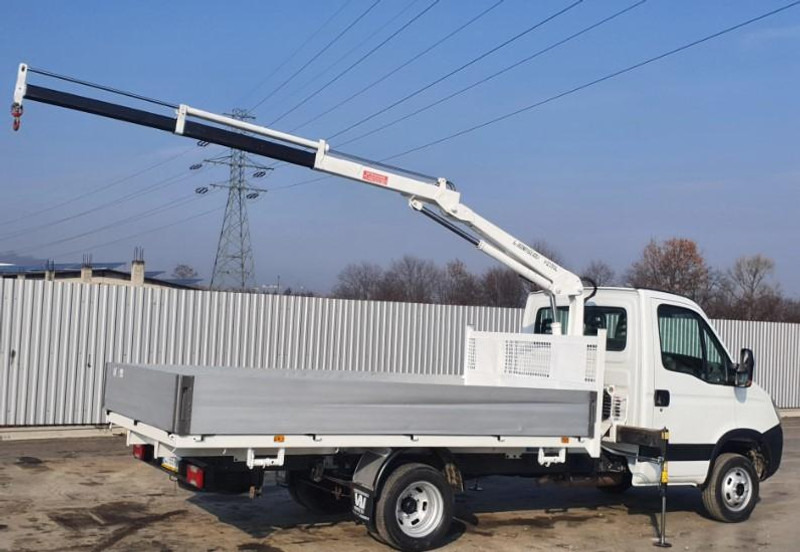Iveco Daily 35C13 Bonfiglioli P 2300 - Pritsche 4,3 m - Platós kisteherautó: 2 kép. Iveco Daily 35C13 Bonfiglioli P 2300 - Pritsche 4,3 m - Platós kisteherautó: 2 kép.
