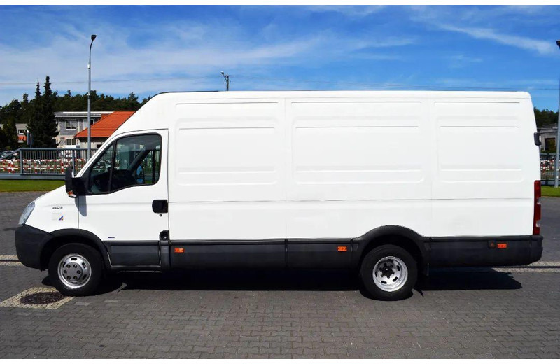 Iveco Daily 35C15 Furgon L4H3 Brygadówka 6-seater Doka Doubel Cabin - Minibusz, Kisbusz: 3 kép. Iveco Daily 35C15 Furgon L4H3 Brygadówka 6-seater Doka Doubel Cabin - Minibusz, Kisbusz: 3 kép.