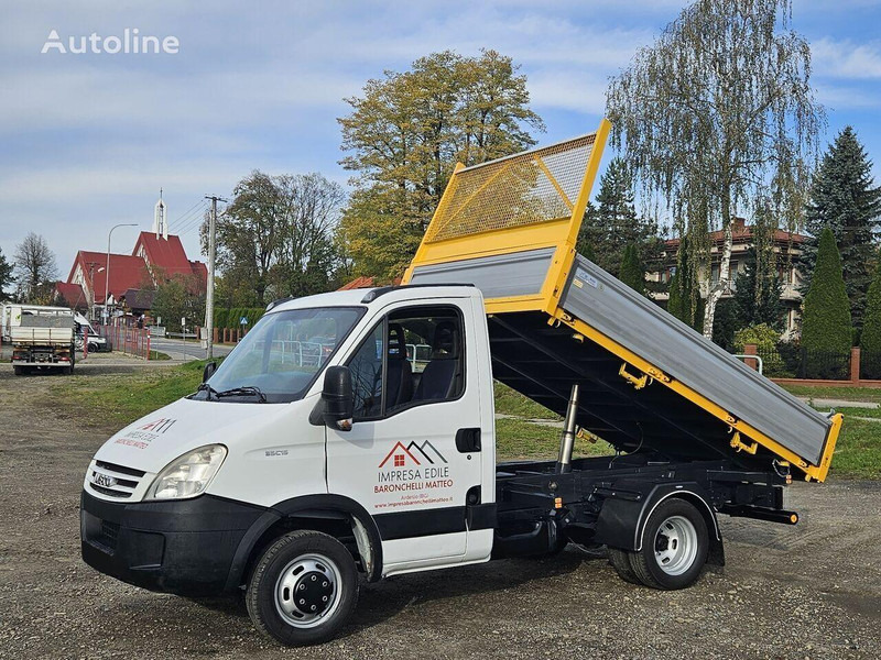 Iveco Daily 35c-15 3 way tipper - Billenőplatós kisteherautó: 3 kép. Iveco Daily 35c-15 3 way tipper - Billenőplatós kisteherautó: 3 kép.