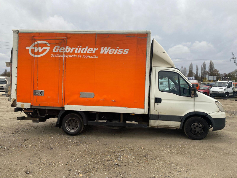 Iveco Daily 40 C 15 - Koffer + DHollandia LBW - Dobozos kisteherautó: 4 kép. Iveco Daily 40 C 15 - Koffer + DHollandia LBW - Dobozos kisteherautó: 4 kép.