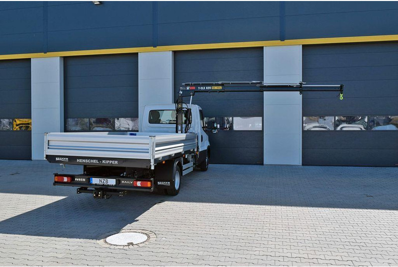 Iveco Daily 50C21H 3 way tipper + crane Hiab T-CLX 029 - Billenőplatós teherautó, Darus autó: 3 kép. Iveco Daily 50C21H 3 way tipper + crane Hiab T-CLX 029 - Billenőplatós teherautó, Darus autó: 3 kép.