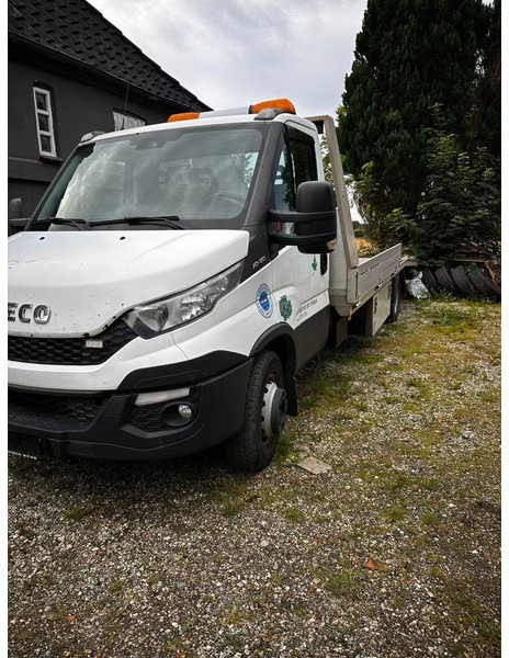 Iveco Daily 70C17 - Car transporter + crane - Autószállító teherautó: 1 kép. Iveco Daily 70C17 - Car transporter + crane - Autószállító teherautó: 1 kép.