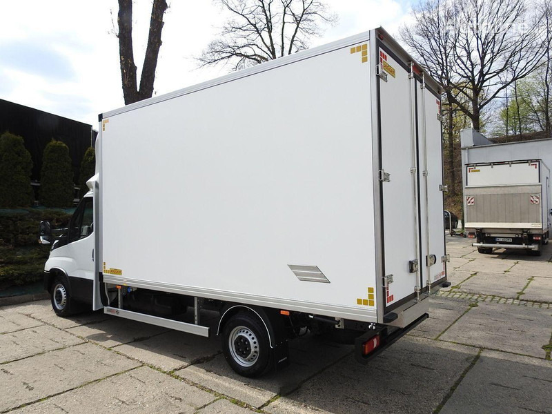 Iveco Daily - Hűtős teherautó: 4 kép. Iveco Daily - Hűtős teherautó: 4 kép.