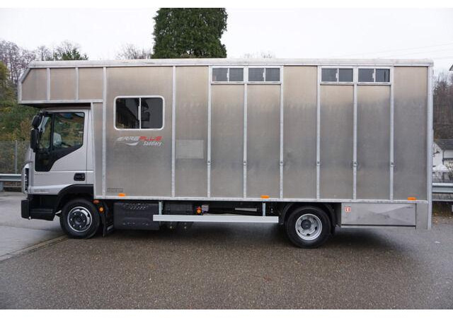 Iveco EUROCARGO 80-190 Lószállító - Állatszállító teherautó: 4 kép. Iveco EUROCARGO 80-190 Lószállító - Állatszállító teherautó: 4 kép.