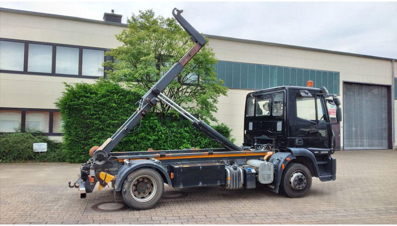 Iveco Eurocargo 120E25 - Platós teherautó, Darus autó: 3 kép. Iveco Eurocargo 120E25 - Platós teherautó, Darus autó: 3 kép.