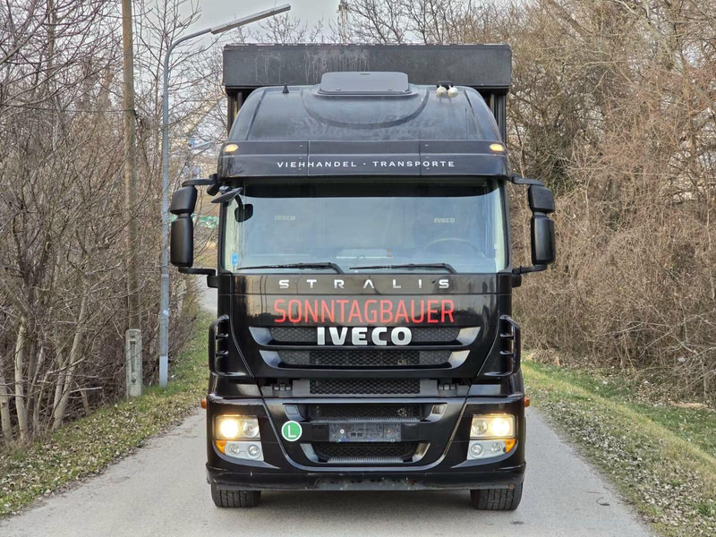 Iveco Stralis 260S45 - Animal transporter - Állatszállító teherautó: 4 kép. Iveco Stralis 260S45 - Animal transporter - Állatszállító teherautó: 4 kép.