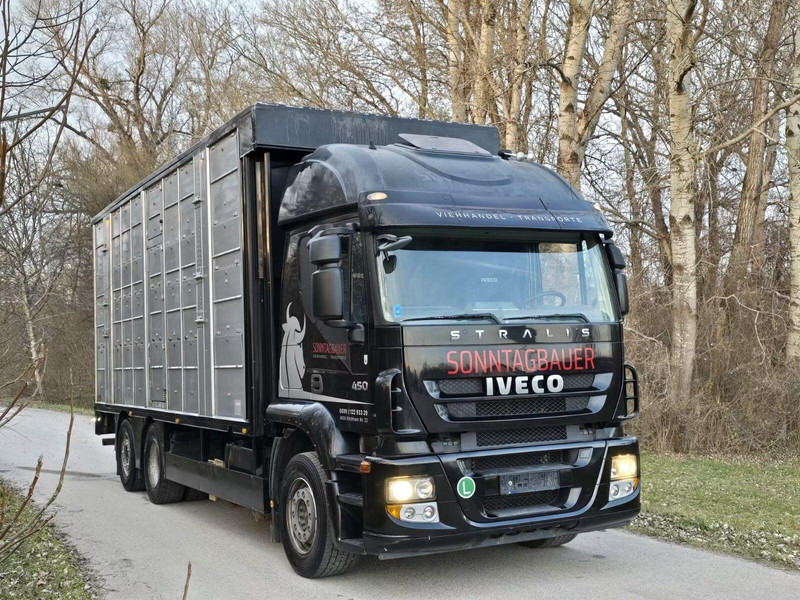 Iveco Stralis 260S45 - Animal transporter - Állatszállító teherautó: 3 kép. Iveco Stralis 260S45 - Animal transporter - Állatszállító teherautó: 3 kép.