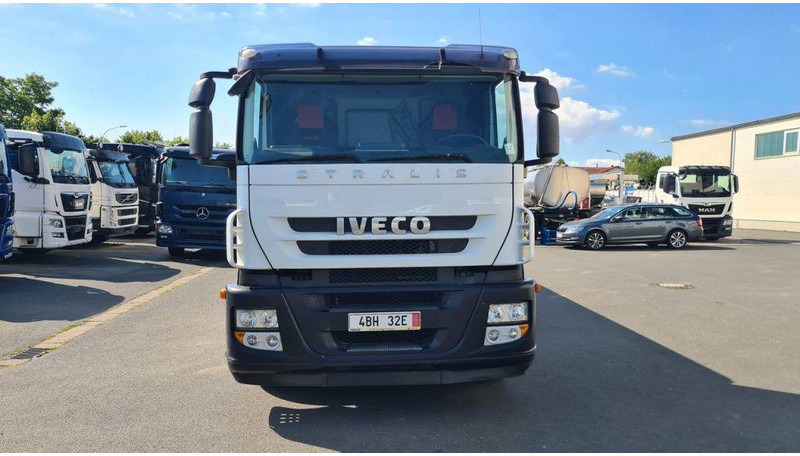 Iveco Stralis 420 6x2 16000 Liter - ohne Saug- und Mes - Tartályos teherautó: 4 kép. Iveco Stralis 420 6x2 16000 Liter - ohne Saug- und Mes - Tartályos teherautó: 4 kép.
