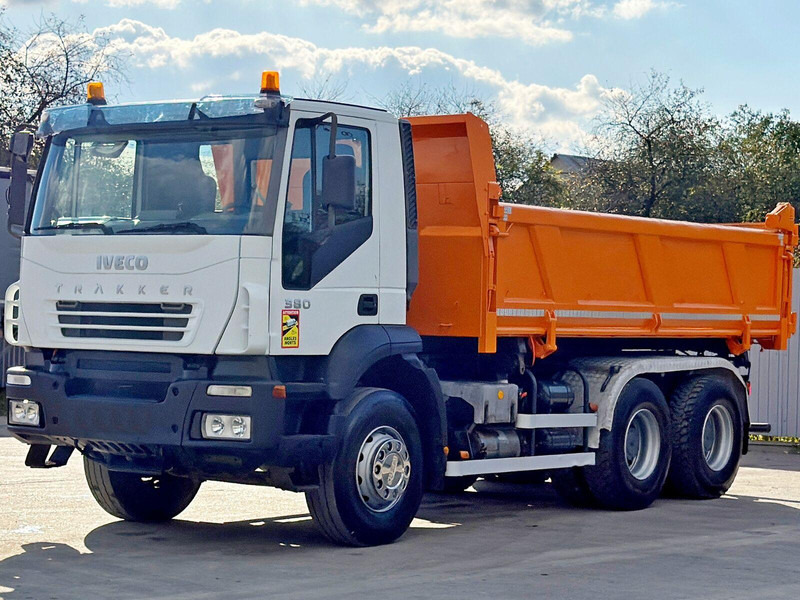 Iveco TRAKKER 380 - Billenőplatós teherautó: 5 kép. Iveco TRAKKER 380 - Billenőplatós teherautó: 5 kép.