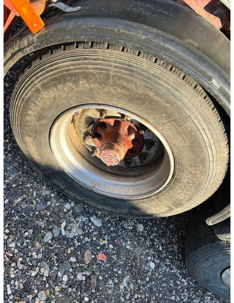 Kaiser FEM-KER - Tartályos félpótkocsi: 5 kép. Kaiser FEM-KER - Tartályos félpótkocsi: 5 kép.