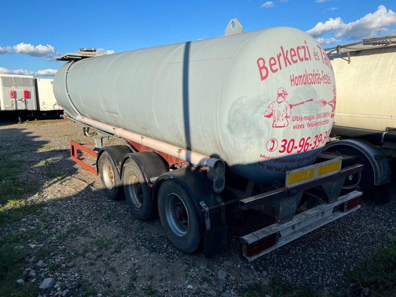 Kaiser FEM-KER - Tartályos félpótkocsi: 3 kép. Kaiser FEM-KER - Tartályos félpótkocsi: 3 kép.