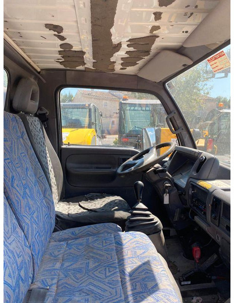 Nissan Cabstar Lifting basket 22 m - Kisteherautó: 3 kép. Nissan Cabstar Lifting basket 22 m - Kisteherautó: 3 kép.