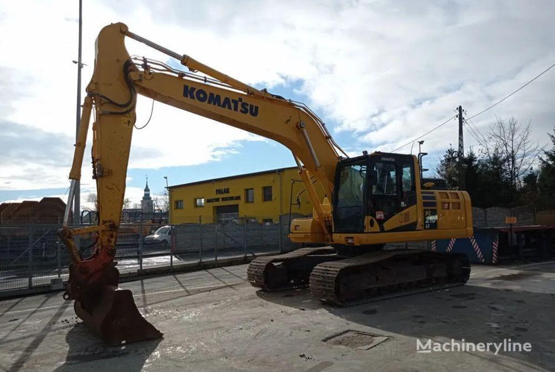 Komatsu PC 210LC-11 Crawler excavator - Lánctalpas kotró: 2 kép. Komatsu PC 210LC-11 Crawler excavator - Lánctalpas kotró: 2 kép.