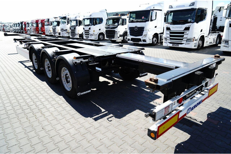 Krone NACZEPA PODKONTENEROWA / MAŁO UŻYWANA / UNIWERSALNA / 2023 ROK - Félpótkocsi cserefelépítményes: 4 kép. Krone NACZEPA PODKONTENEROWA / MAŁO UŻYWANA / UNIWERSALNA / 2023 ROK - Félpótkocsi cserefelépítményes: 4 kép.