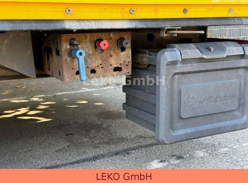 Félpótkocsi dobozos Krone SD: 17 kép. Félpótkocsi dobozos Krone SD: 17 kép.