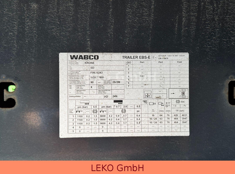 Félpótkocsi dobozos Krone SD: 15 kép. Félpótkocsi dobozos Krone SD: 15 kép.