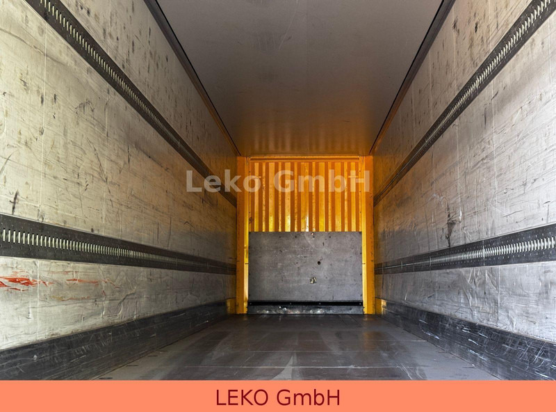 Félpótkocsi dobozos Krone SD: 10 kép. Félpótkocsi dobozos Krone SD: 10 kép.