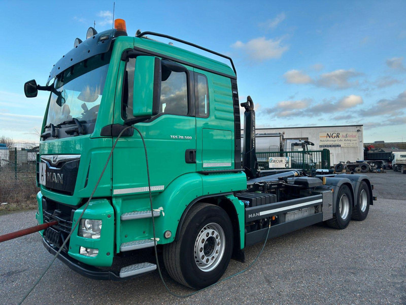 MAN 26.500 6x2 Retarder Meiller Funk | Motorschaden - Platós teherautó, Darus autó: 4 kép. MAN 26.500 6x2 Retarder Meiller Funk | Motorschaden - Platós teherautó, Darus autó: 4 kép.