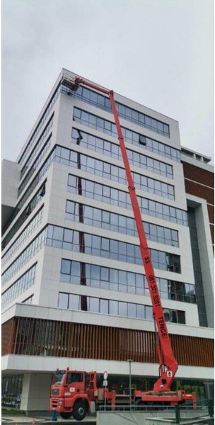 MAN TGA 26.350 6x4 Emelőkosaras 53m - Emelőkosaras teherautó: 4 kép. MAN TGA 26.350 6x4 Emelőkosaras 53m - Emelőkosaras teherautó: 4 kép.