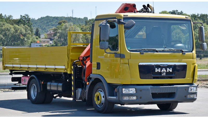 MAN TGL 12.220 - Billenőplatós teherautó, Darus autó: 3 kép. MAN TGL 12.220 - Billenőplatós teherautó, Darus autó: 3 kép.