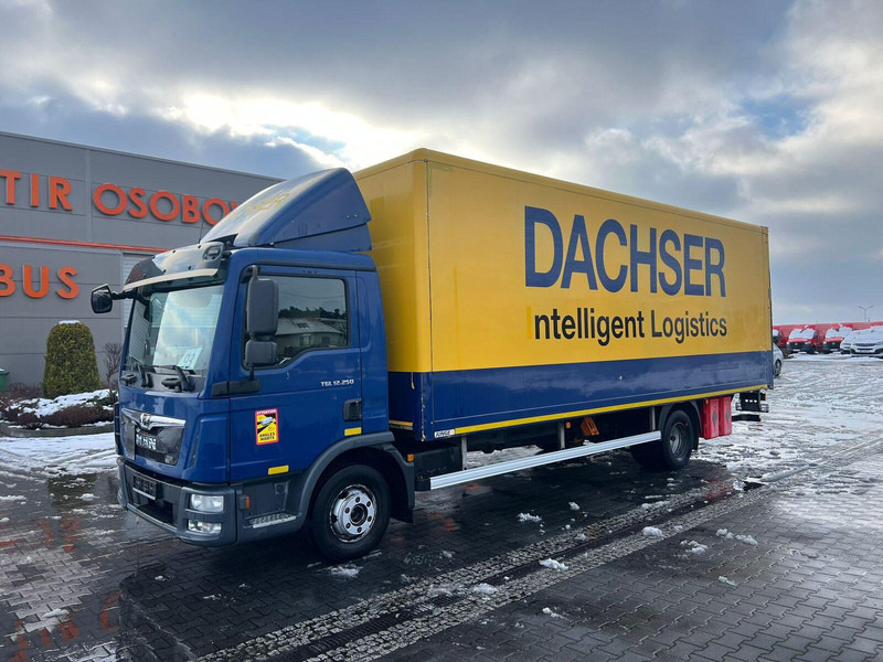 MAN TGL 12.250 BOX+LIFT 1.HAND - Dobozos felépítményű teherautó: 1 kép. MAN TGL 12.250 BOX+LIFT 1.HAND - Dobozos felépítményű teherautó: 1 kép.