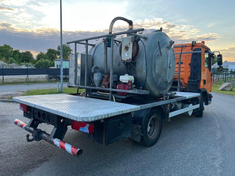 MAN TGL 8.180 Vacuum truck / Toilet Cleaner - Szippantós autó: 4 kép. MAN TGL 8.180 Vacuum truck / Toilet Cleaner - Szippantós autó: 4 kép.