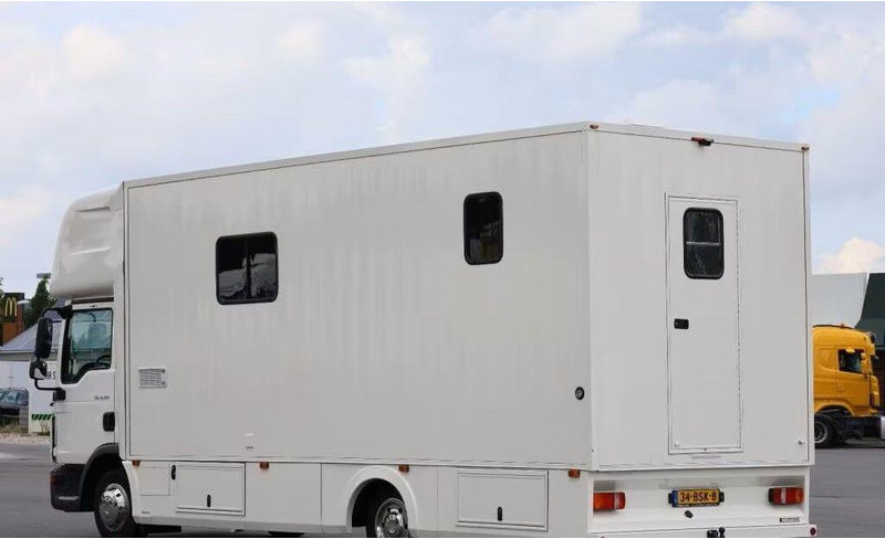 MAN TGL 8.190 - - Lószállító kamion: 4 kép. MAN TGL 8.190 - - Lószállító kamion: 4 kép.