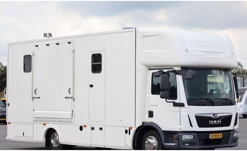 MAN TGL 8.190 - - Lószállító kamion: 2 kép. MAN TGL 8.190 - - Lószállító kamion: 2 kép.