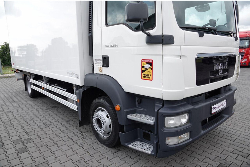 MAN TGM 12.290 / 4x2 / CHŁODNIA 6,5 M / AGREGAT THERMO KING T-600 R - Hűtős teherautó: 5 kép. MAN TGM 12.290 / 4x2 / CHŁODNIA 6,5 M / AGREGAT THERMO KING T-600 R - Hűtős teherautó: 5 kép.