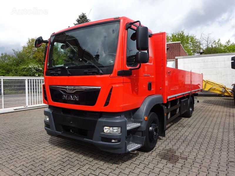 MAN TGM 15.250 Flatbed - Platós teherautó: 2 kép. MAN TGM 15.250 Flatbed - Platós teherautó: 2 kép.