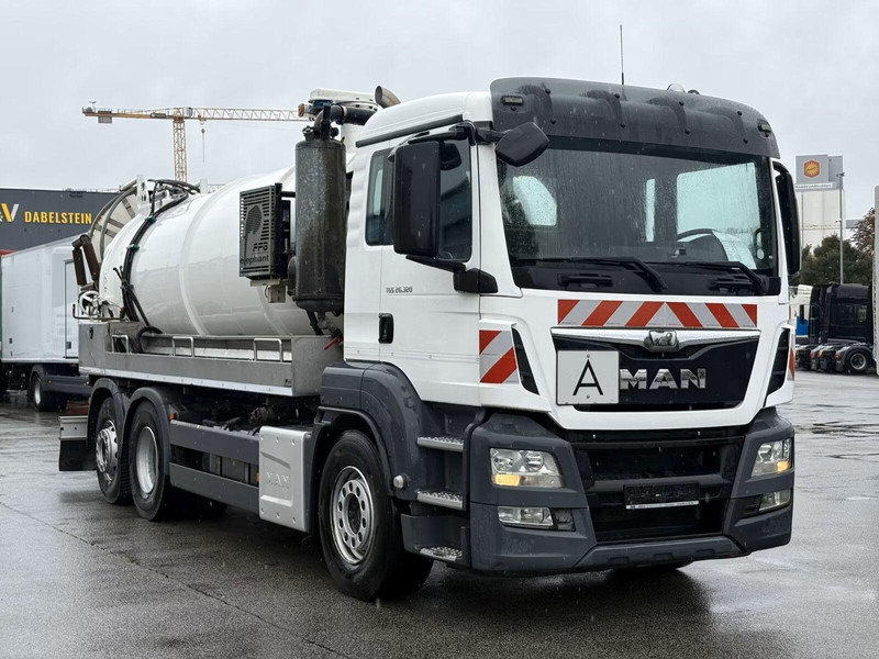 MAN TGS 26.320 - Vacuum truck - Szippantós autó: 2 kép. MAN TGS 26.320 - Vacuum truck - Szippantós autó: 2 kép.
