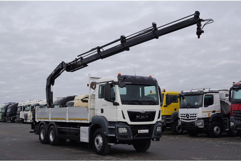 MAN TGS 26.400 / 6x4 / SKRZYNIOWY - 6,5M / HDS HIAB 188 4xwysów 13 M - Platós teherautó, Darus autó: 4 kép. MAN TGS 26.400 / 6x4 / SKRZYNIOWY - 6,5M / HDS HIAB 188 4xwysów 13 M - Platós teherautó, Darus autó: 4 kép.