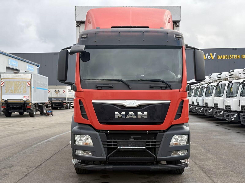MAN TGS 26.440 - Animal transporter - Állatszállító teherautó: 5 kép. MAN TGS 26.440 - Animal transporter - Állatszállító teherautó: 5 kép.