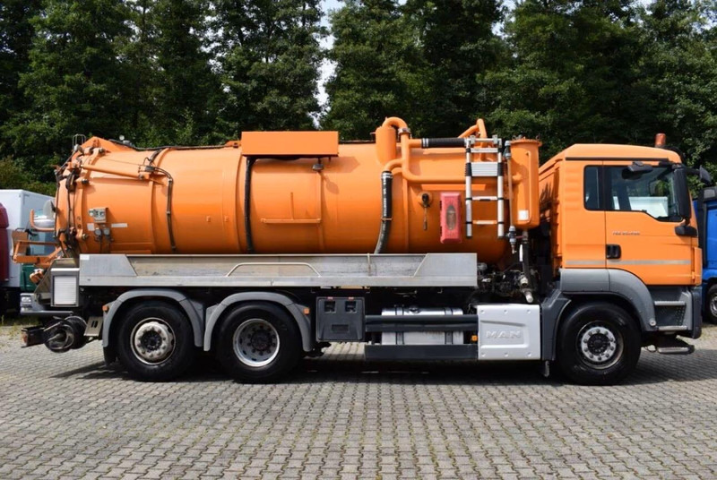 MAN TGS 26.440 - Vacuum truck - Szippantós autó: 4 kép. MAN TGS 26.440 - Vacuum truck - Szippantós autó: 4 kép.