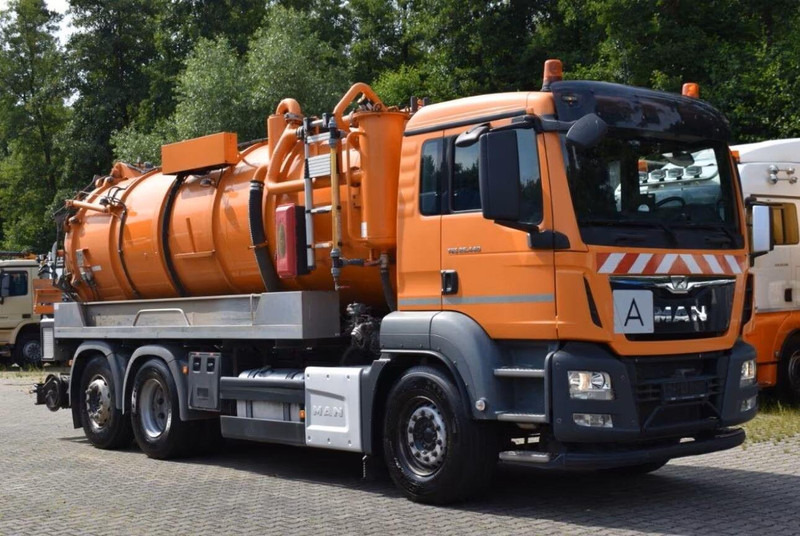 MAN TGS 26.440 - Vacuum truck - Szippantós autó: 2 kép. MAN TGS 26.440 - Vacuum truck - Szippantós autó: 2 kép.