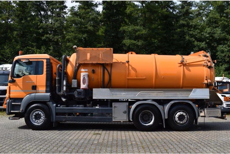 MAN TGS 26.440 - Vacuum truck - Szippantós autó: 3 kép. MAN TGS 26.440 - Vacuum truck - Szippantós autó: 3 kép.