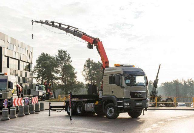 MAN TGS 26.480 6x6 PALFINGER PK 34002 SH Crane Winc - Platós teherautó, Darus autó: 2 kép. MAN TGS 26.480 6x6 PALFINGER PK 34002 SH Crane Winc - Platós teherautó, Darus autó: 2 kép.