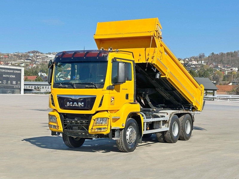 MAN TGS 33.440 * KIPPER 5,20 m + BORDMATIC * 6x4 - Billenőplatós teherautó: 2 kép. MAN TGS 33.440 * KIPPER 5,20 m + BORDMATIC * 6x4 - Billenőplatós teherautó: 2 kép.