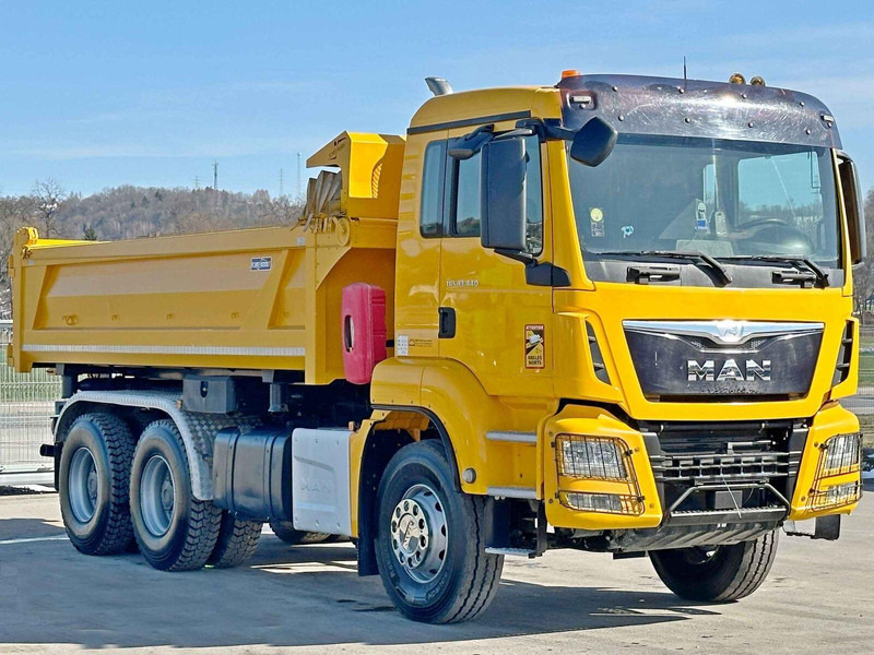 MAN TGS 33.440 * KIPPER 5,20 m + BORDMATIC * 6x4 - Billenőplatós teherautó: 4 kép. MAN TGS 33.440 * KIPPER 5,20 m + BORDMATIC * 6x4 - Billenőplatós teherautó: 4 kép.