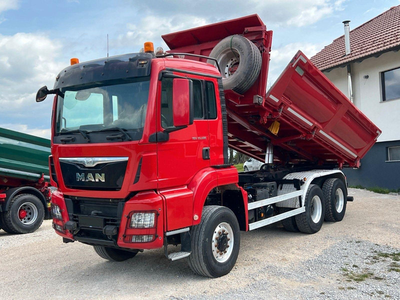 MAN TGS 33.480 6x6 B Tipper - Billenőplatós teherautó: 3 kép. MAN TGS 33.480 6x6 B Tipper - Billenőplatós teherautó: 3 kép.
