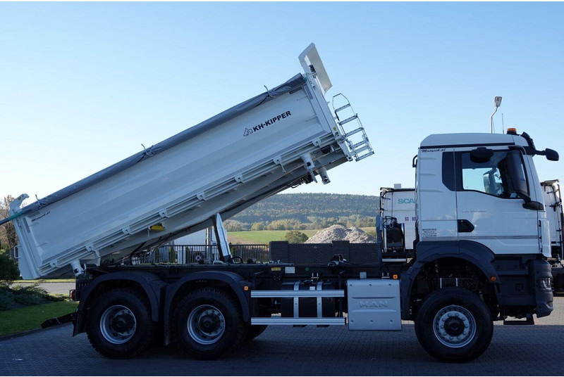 Billenőplatós teherautó MAN TGS 33.TGS 33.480 / 6X6 / WYWROTKA 3 STRONNA / BORDMATIC / KH KI: 11 kép. Billenőplatós teherautó MAN TGS 33.TGS 33.480 / 6X6 / WYWROTKA 3 STRONNA / BORDMATIC / KH KI: 11 kép.