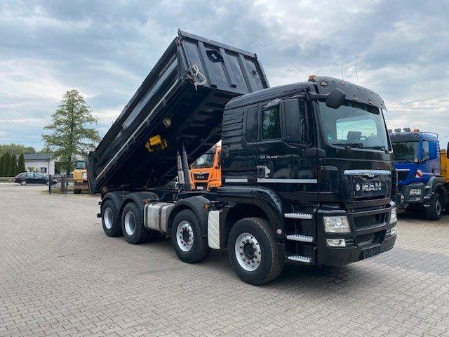 MAN TGS 35.440 8X4 EURO 5 Kipper Meiller Bordmatik - Billenőplatós teherautó: 2 kép. MAN TGS 35.440 8X4 EURO 5 Kipper Meiller Bordmatik - Billenőplatós teherautó: 2 kép.