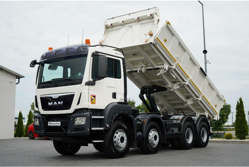 MAN TGS 35.440 / 8X4 / WYWROTKA 2 STR. / HYDROBURTA / BORDMATIC / ZA - Billenőplatós teherautó: 1 kép. MAN TGS 35.440 / 8X4 / WYWROTKA 2 STR. / HYDROBURTA / BORDMATIC / ZA - Billenőplatós teherautó: 1 kép.
