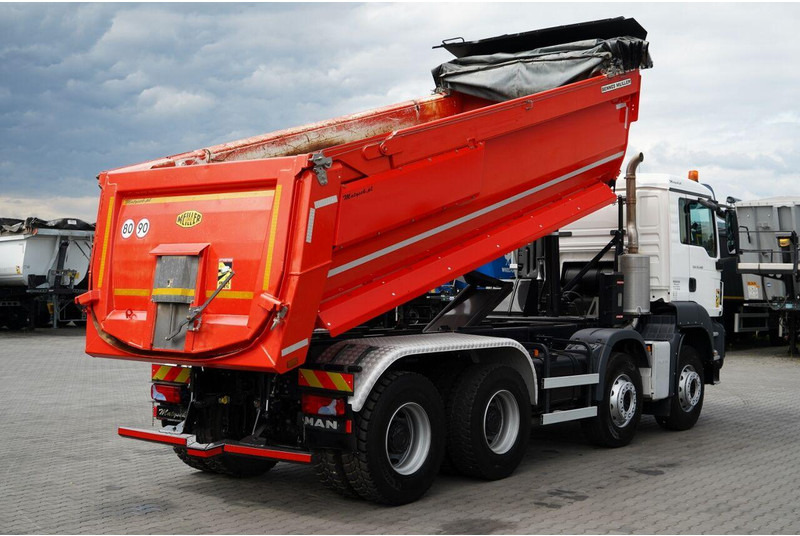 MAN TGS 35.460 / 8X4 / WYWROTKA TYLNOZSYPOWA / HYDROKLAPA / 2018 ROK - Billenőplatós teherautó: 4 kép. MAN TGS 35.460 / 8X4 / WYWROTKA TYLNOZSYPOWA / HYDROKLAPA / 2018 ROK - Billenőplatós teherautó: 4 kép.