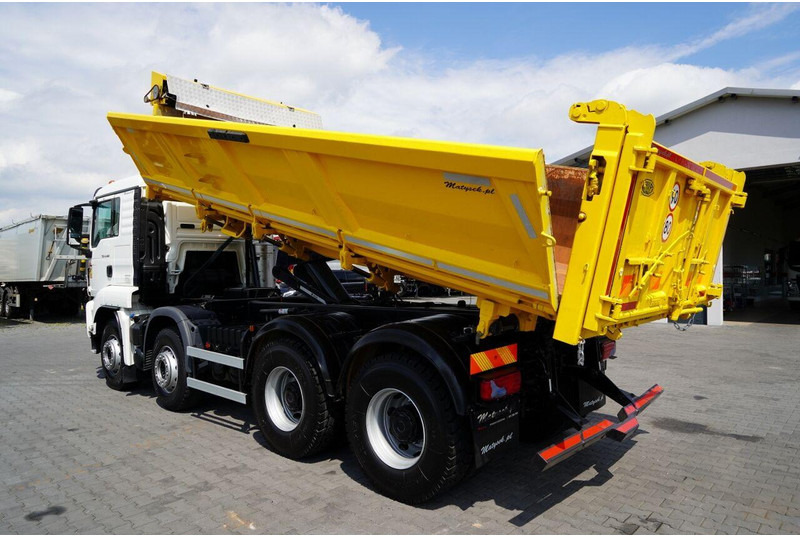 MAN TGS 41.460 / 8x8 / WYWROTKA / 2 STRONNA / BORDMATIC / HYDROBURTA - Billenőplatós teherautó: 4 kép. MAN TGS 41.460 / 8x8 / WYWROTKA / 2 STRONNA / BORDMATIC / HYDROBURTA - Billenőplatós teherautó: 4 kép.