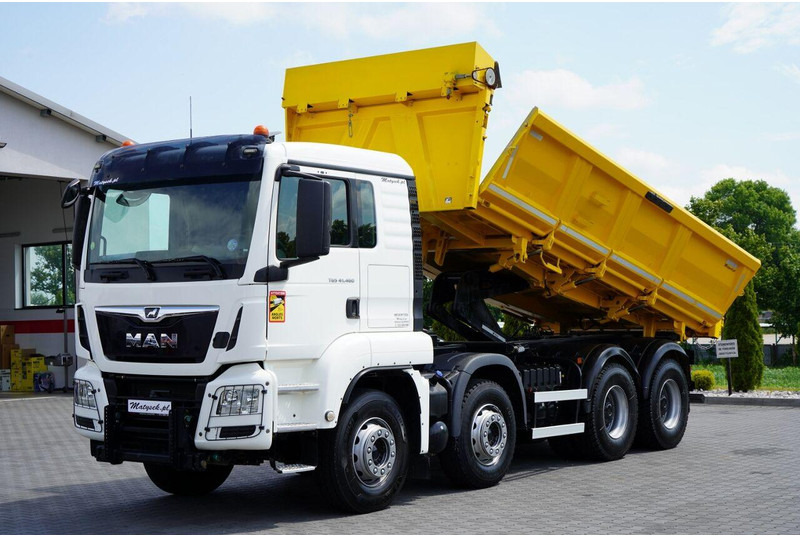 MAN TGS 41.460 / 8x8 / WYWROTKA / 2 STRONNA / BORDMATIC / HYDROBURTA - Billenőplatós teherautó: 1 kép. MAN TGS 41.460 / 8x8 / WYWROTKA / 2 STRONNA / BORDMATIC / HYDROBURTA - Billenőplatós teherautó: 1 kép.
