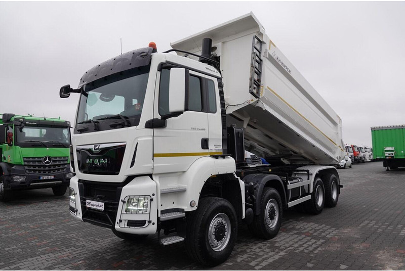 MAN TGS 41.460 / 8x8 / WYWROTKA TYLNOZSYP / MANUAL / KH-KIPPER / EUR - Billenőplatós teherautó: 3 kép. MAN TGS 41.460 / 8x8 / WYWROTKA TYLNOZSYP / MANUAL / KH-KIPPER / EUR - Billenőplatós teherautó: 3 kép.