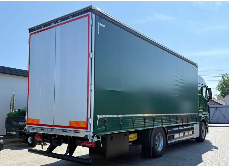 MAN TGX 18.470 - Curtain side - Ponyvás teherautó: 5 kép. MAN TGX 18.470 - Curtain side - Ponyvás teherautó: 5 kép.
