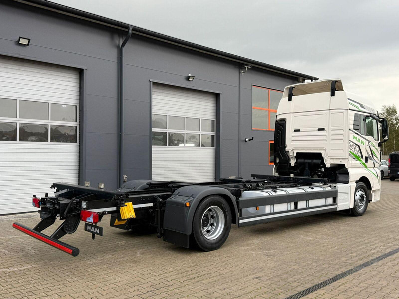 MAN TGX 18.470 // Przebieg 252 tyś. km !!! // Ciężarówka jak nowa // - Alvaz teherautó: 4 kép. MAN TGX 18.470 // Przebieg 252 tyś. km !!! // Ciężarówka jak nowa // - Alvaz teherautó: 4 kép.